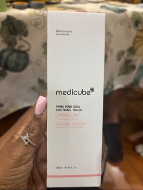 Medicube PDRN Pink Cica Soothing Toner - Pink